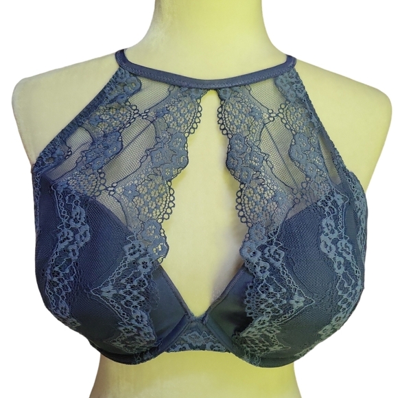 •LIKE NEW• ADORE ME LACE HALTER TOP BRA - Picture 4 of 9